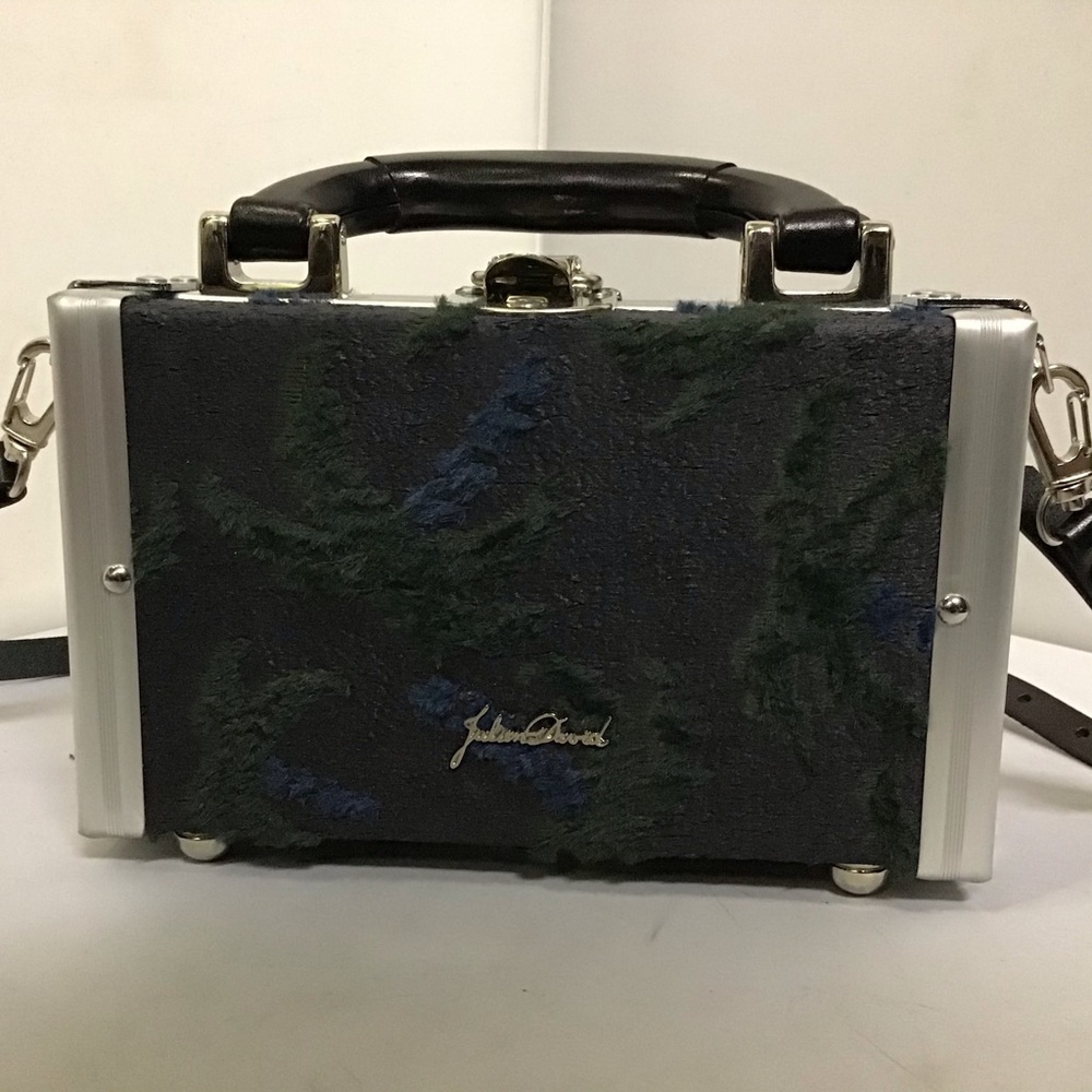 Julien David Case With Detachable Strap - image 1
